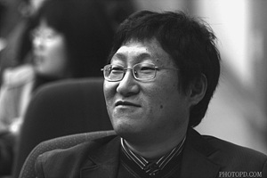 ����� ����