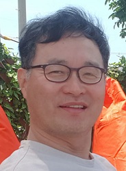 ����� ����