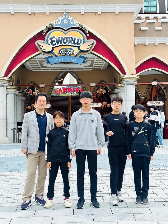 �Ѹ� �Ƶ��� �̿��忡��